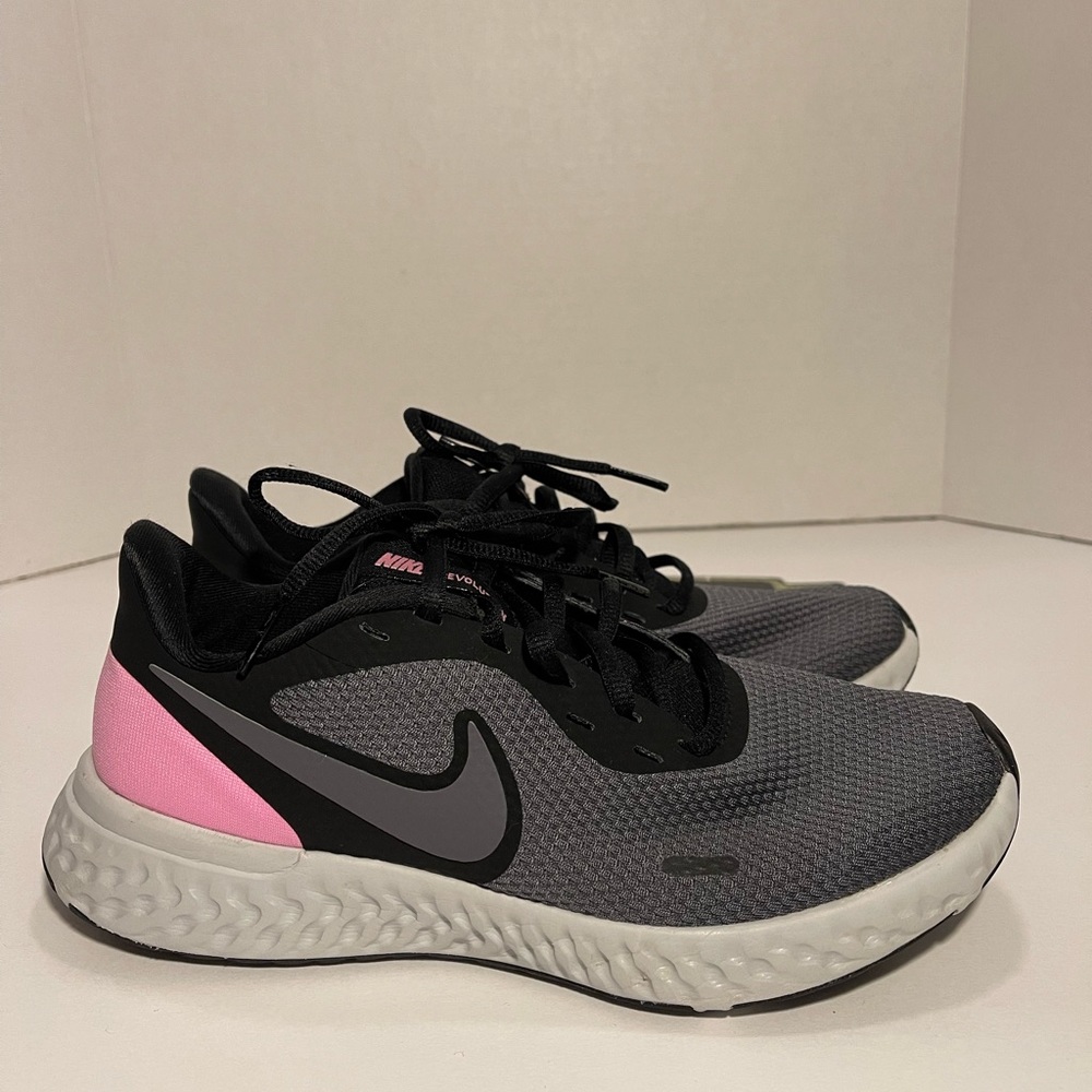 Nike 7.5 women tennis